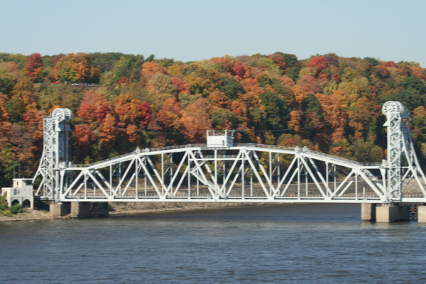 Product picture bridge to Hannibal, Missouri